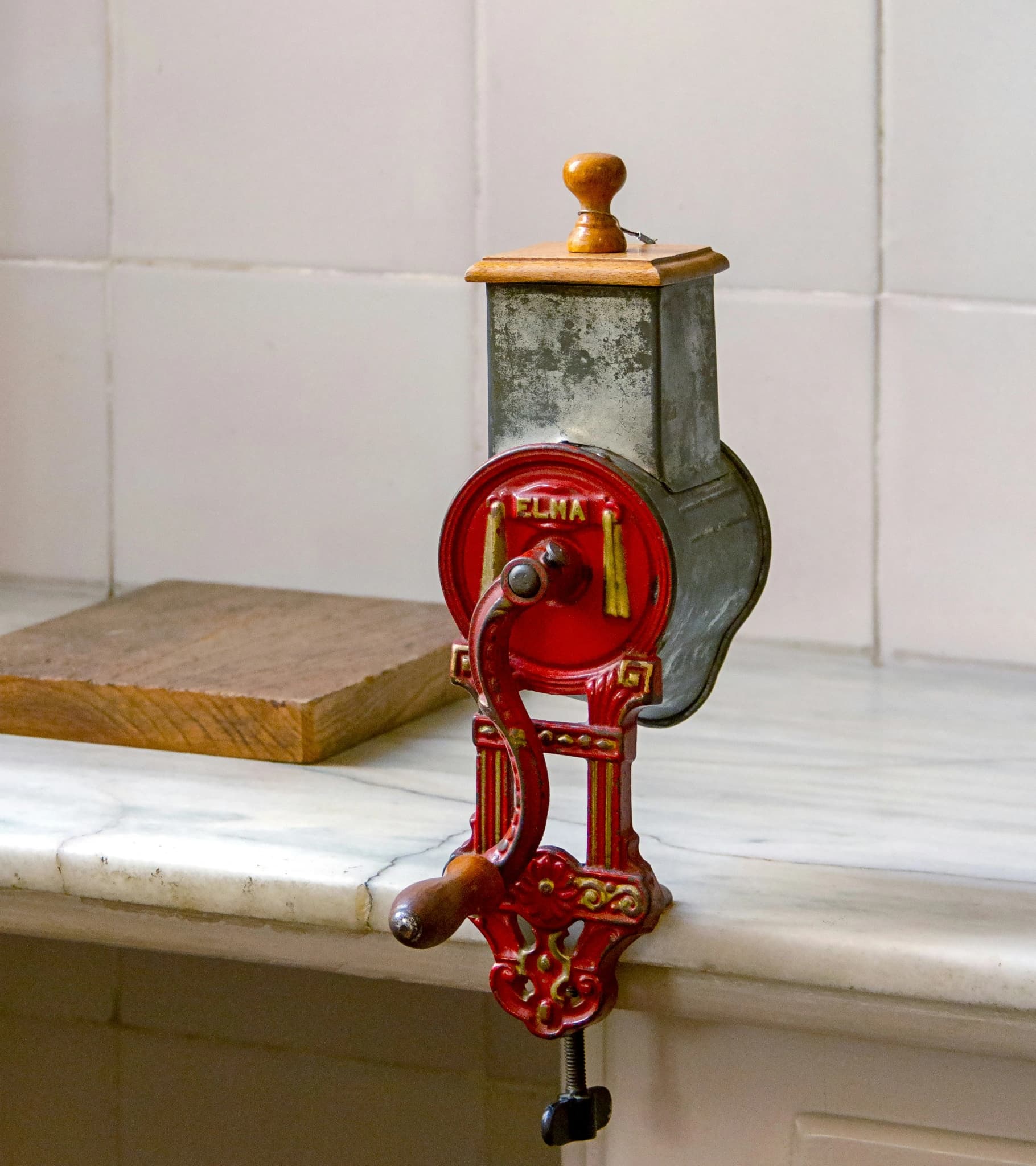 maria-krasnova-V9KAM-6ISQI-unsplash